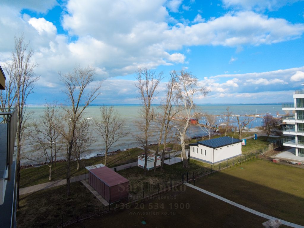 Sári Enikő Ingatlan - Eladó panorámás lakás - Siófok